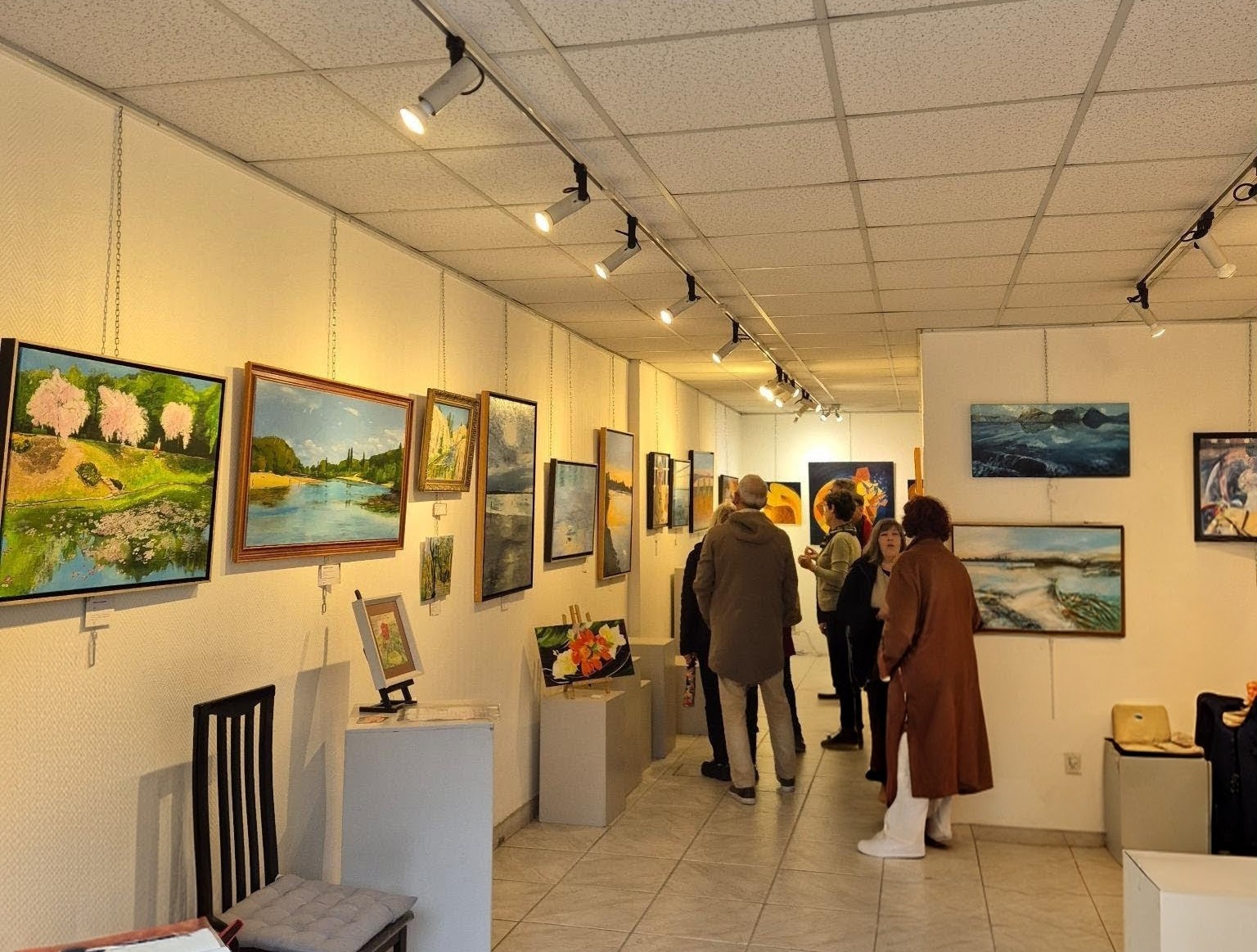 Exposition Moments Feminins Le Cannet