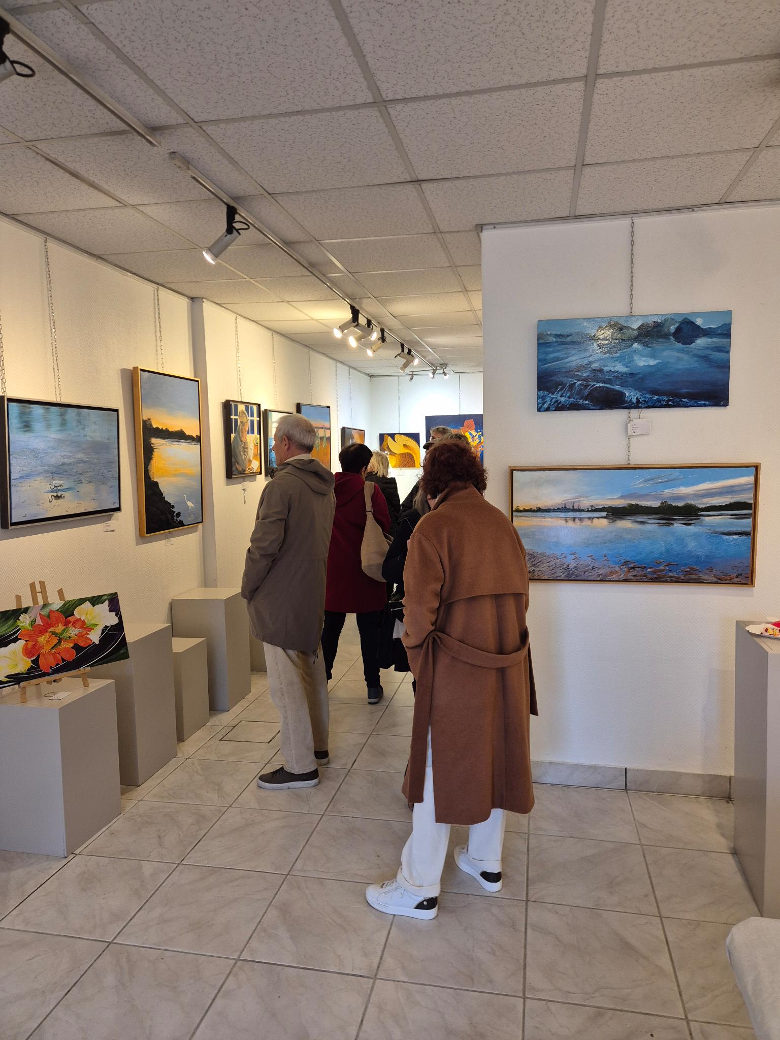 Exposition Moments Feminins Le Cannet